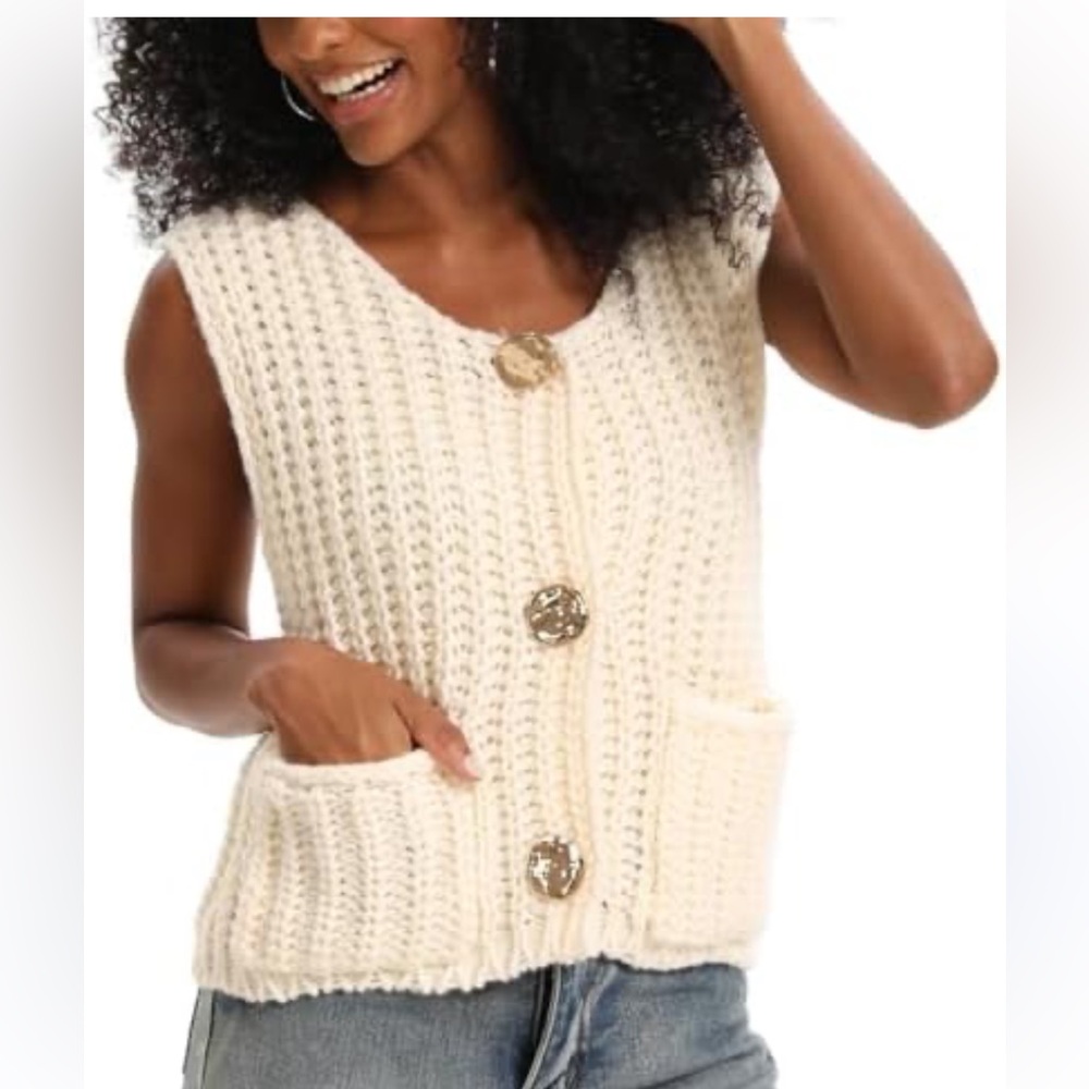 NWT Cream Knit Boho Cropped Sleeveless Sweater Vest with gold buttons